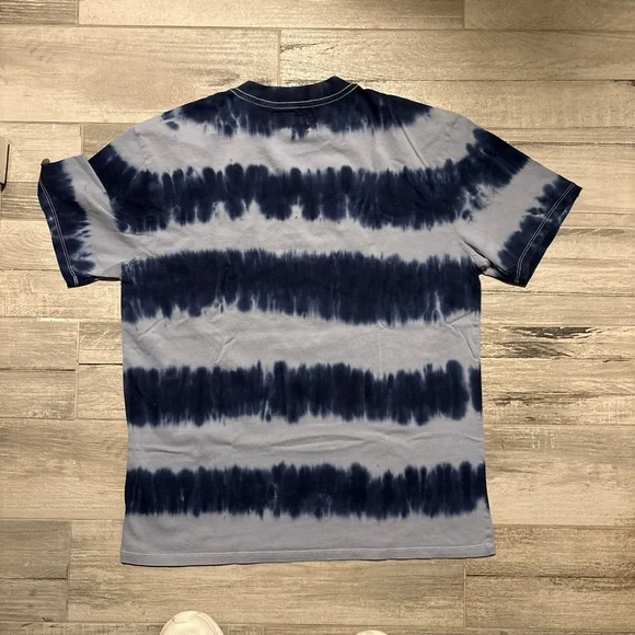 GUESS Men’s Navy & Light Blue Tie-Dye Logo Tee - Picture 3 of 3